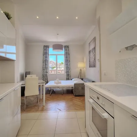 Immogroom - Palais Des Festivals Within Walking Distance - Balcony - Wifi - Apartamento Cannes